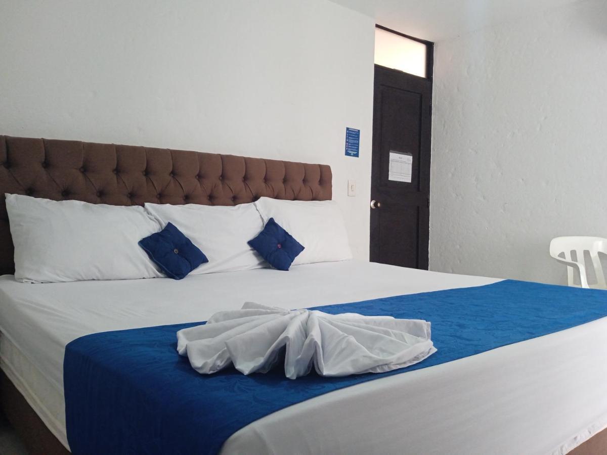 Blue Star Hotel Melgar Exteriör bild